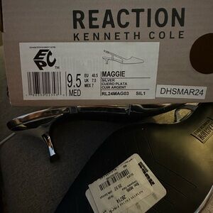 Kenneth Cole Reaction Maggie size 9.5 Med Silver - brand new with tags and box